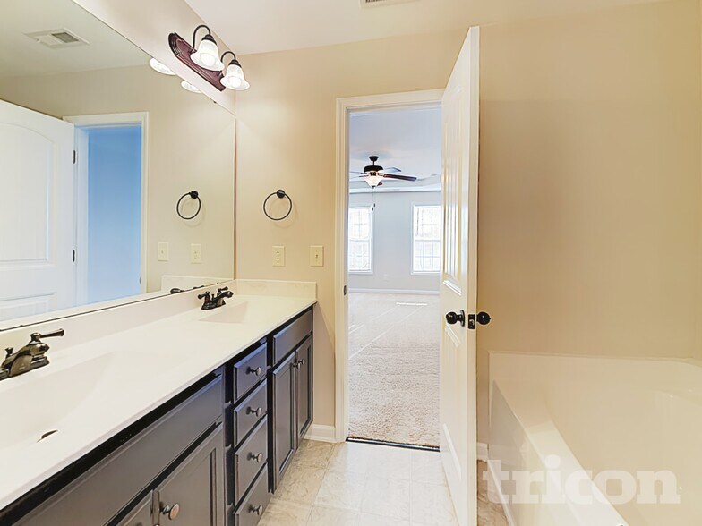 Building Photo - 192 Carissa Dr