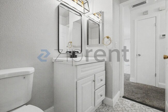 Building Photo - 8375 Grand Cru Dr