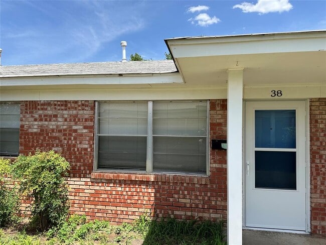 Building Photo - 500 Stinson St