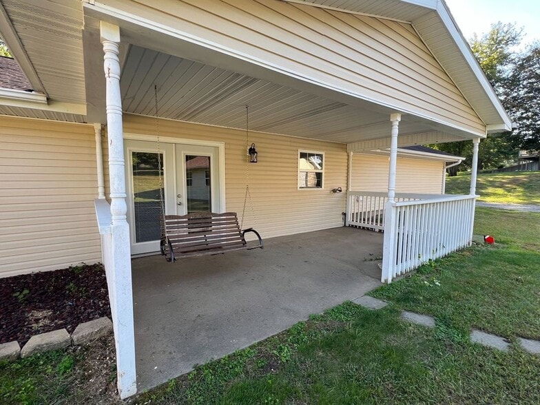Building Photo - 398 Shady Brook Dr