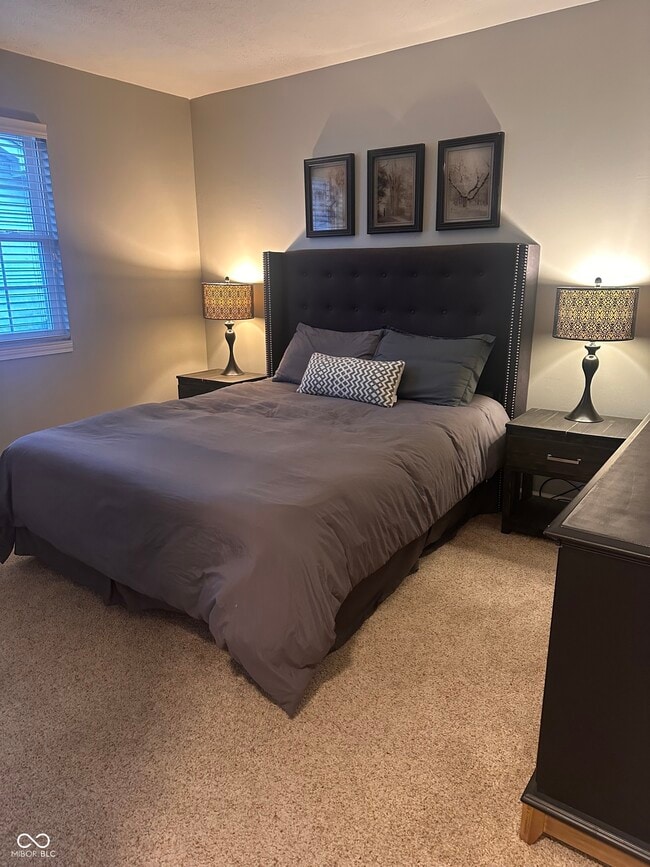 Building Photo - 9209 N Park Ave