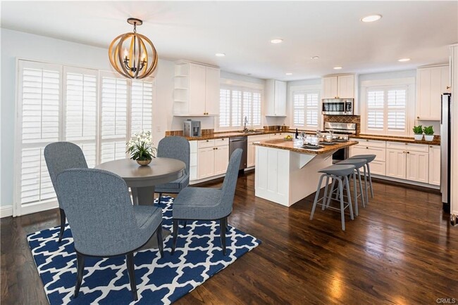 Building Photo - 824 17th St