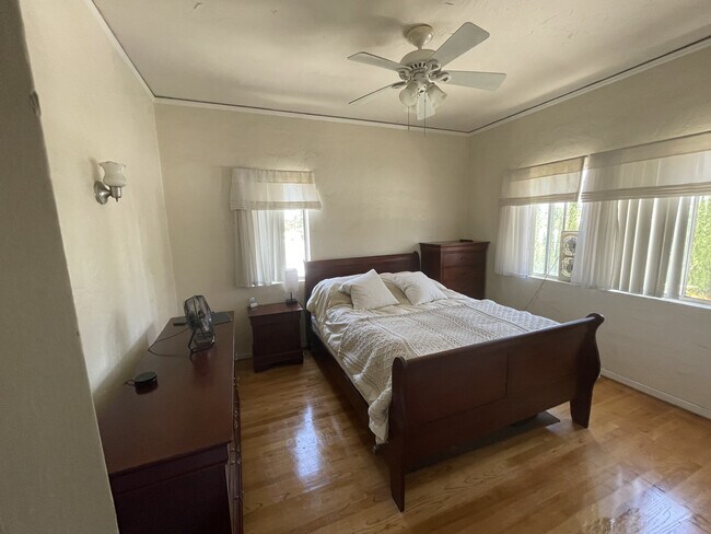 bedroom - 27 E Montana St