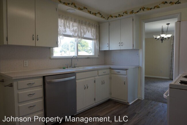 Building Photo - 3 br, 2 bath House - 2427 W. Rockwell Ave.