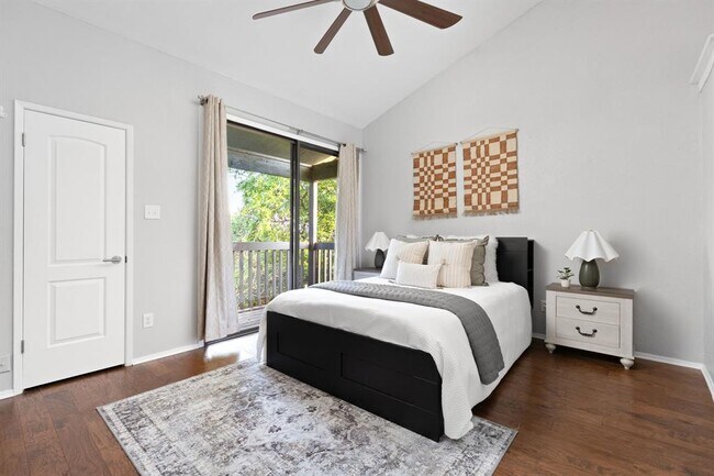 Building Photo - 7122 Wood Hollow Dr