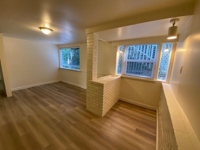 Building Photo - 245-249 Walnut Street