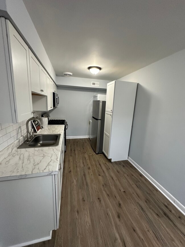 Building Photo - 8124 Ferndale St