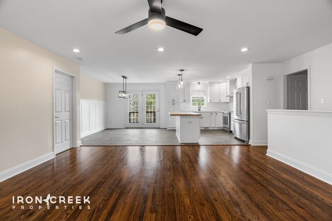 Building Photo - 8 Rose Briar Cir