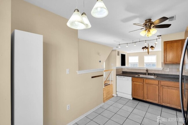 Building Photo - 63 Giera Ct