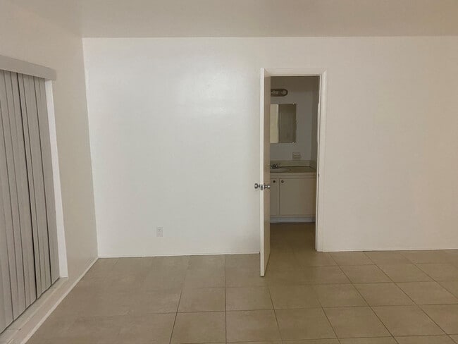 Building Photo - 4328 SW 6th St