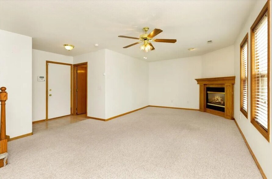 Building Photo - 2412 Emma Ave