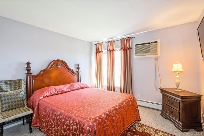 Building Photo - 138 Country Club Ln