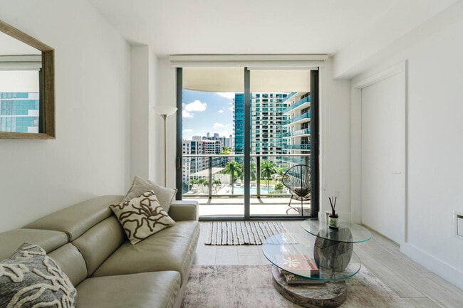 Building Photo - 101 NE 34th St