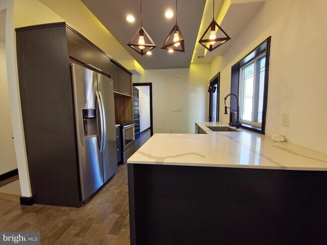 Building Photo - 519 N 38th St