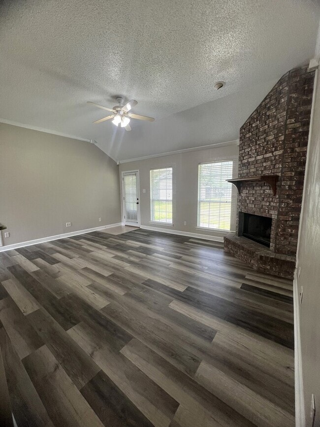 Building Photo - 1421 Spruce St