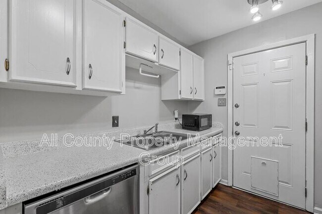 Building Photo - 2504 S Fielder Rd