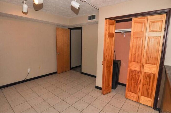 Building Photo - Beautiful 4-Bedroom Home on Spacious Corne...