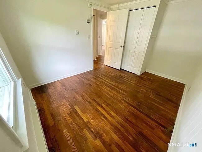 Building Photo - 180 Circle Dr