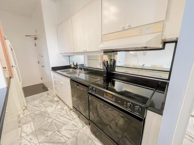 Building Photo - 1778 Ala Moana Blvd