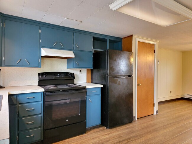 Building Photo - 984 W Main St