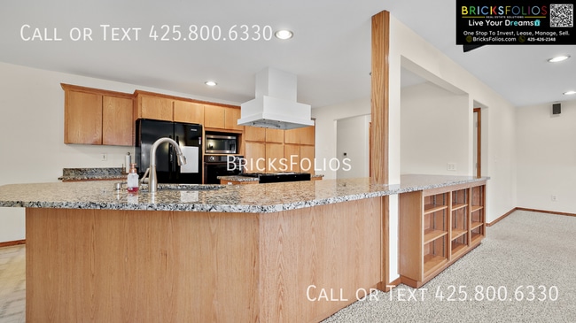 Building Photo - 15638 42nd Ave S