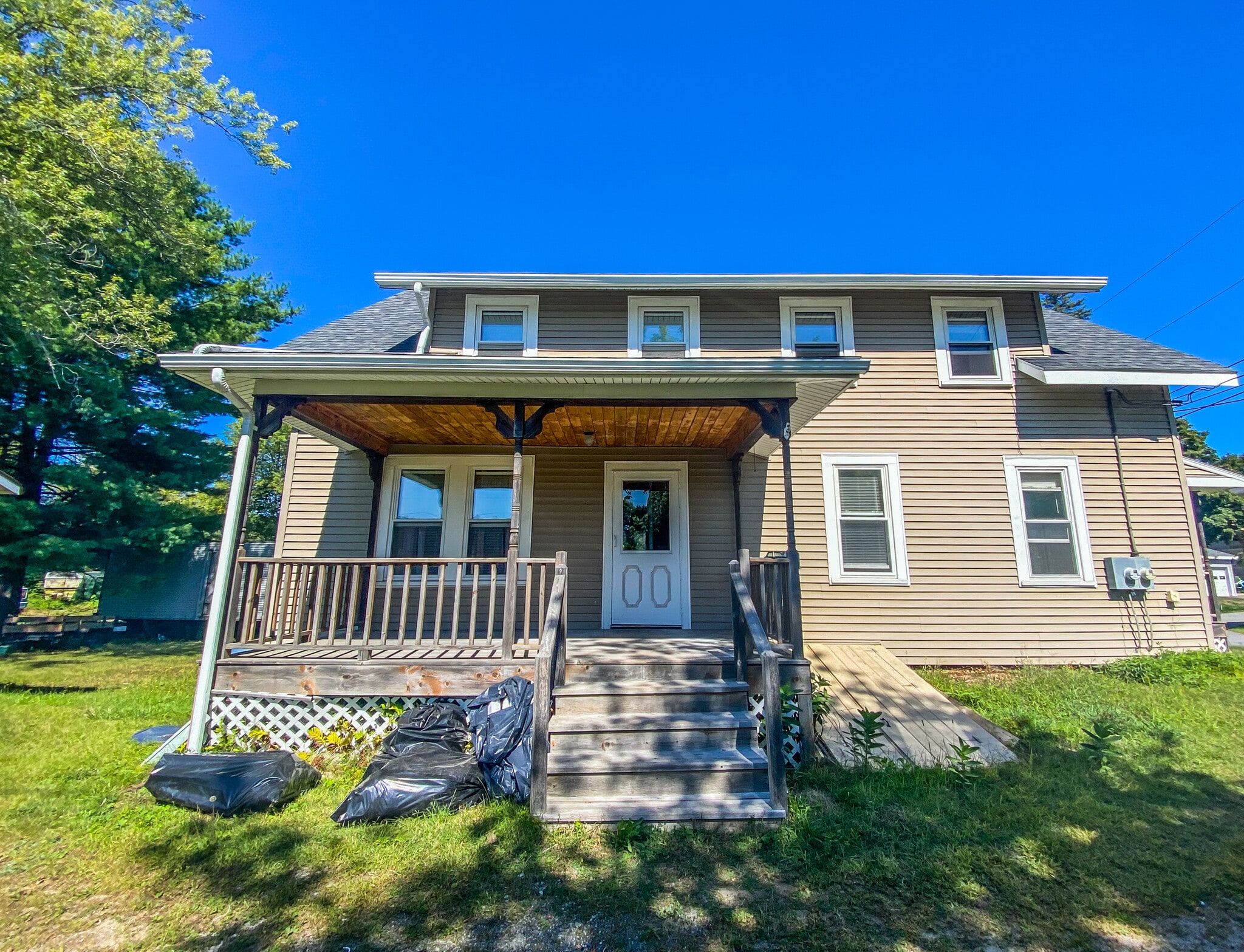 Building Photo - 8 Howe St