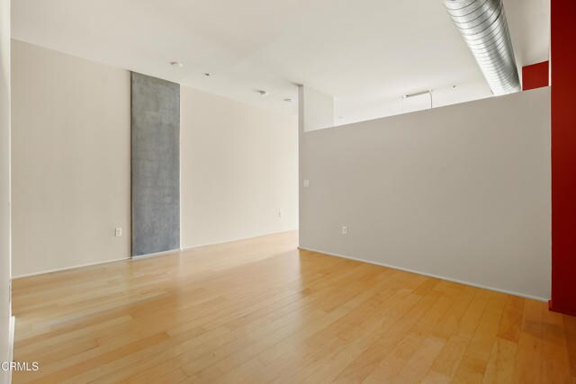 Building Photo - 1100 S Hope St