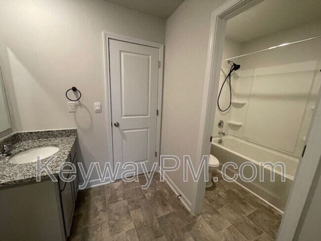 Building Photo - 532 Myrtle Crst