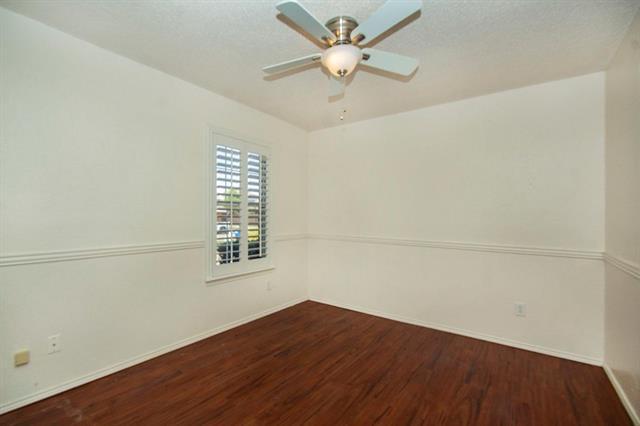 Building Photo - 406 Leameadow Dr