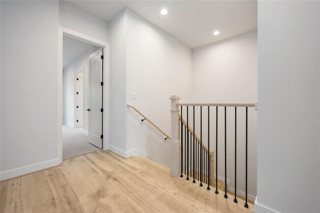 Building Photo - 6116 De Campo St