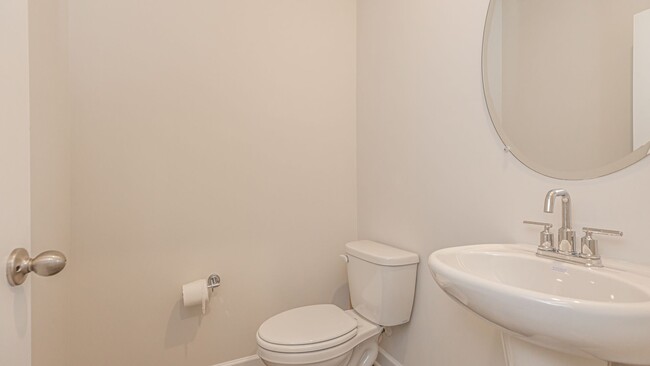 Building Photo - Picture-Perfect New Home in Clear Pond