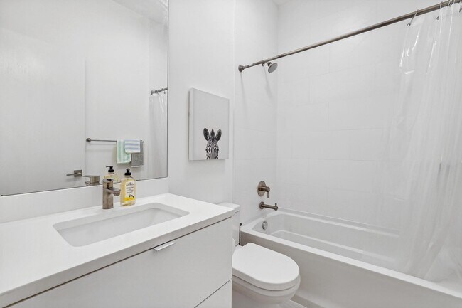 Building Photo - 1539 6th St NW