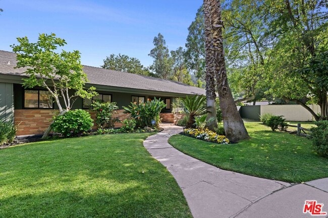 Building Photo - 1027 Acanto Pl