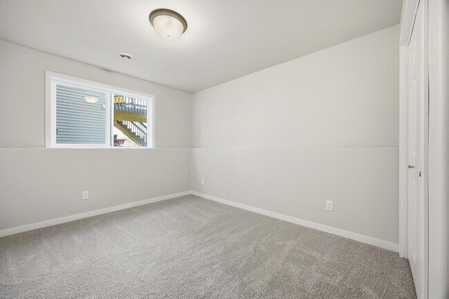 Building Photo - 6713 Samuel Dr
