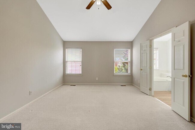 Building Photo - 2505 James Madison Cir