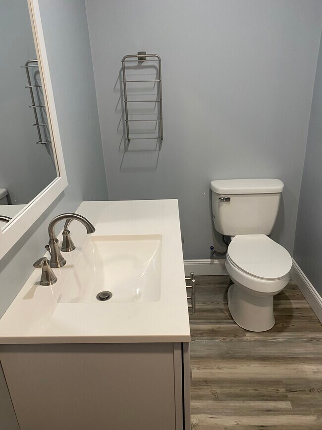 Building Photo - 347 Prestley Rd