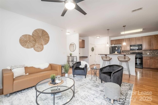 Building Photo - 630 Calvert St