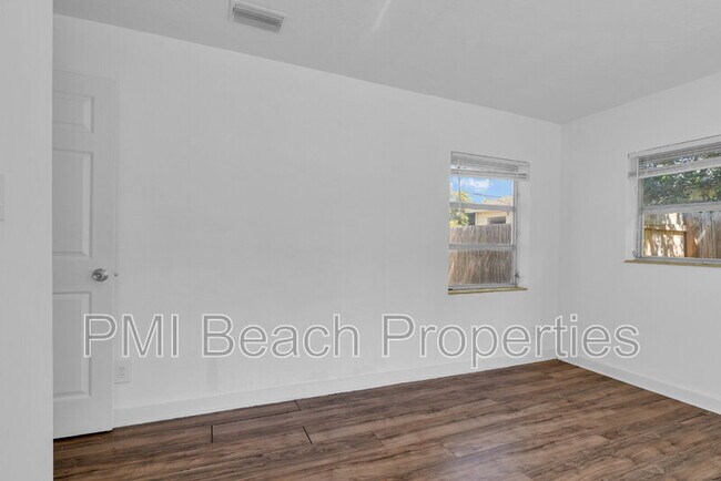 Building Photo - 522 18th St