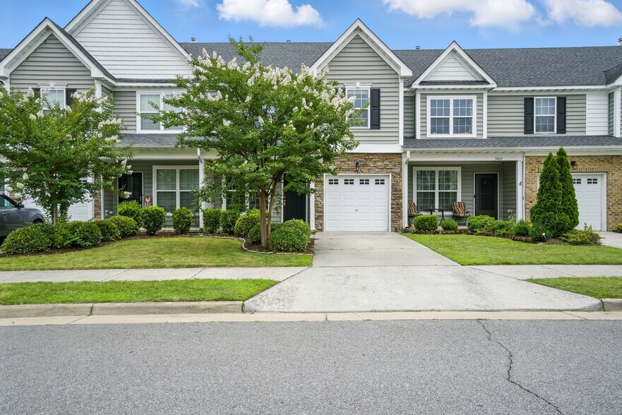 Building Photo - 5009 Breleigh Ln