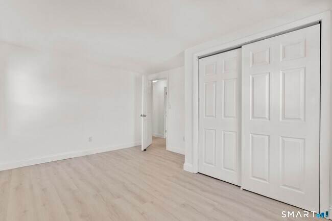 Building Photo - 64 Soundview Ave