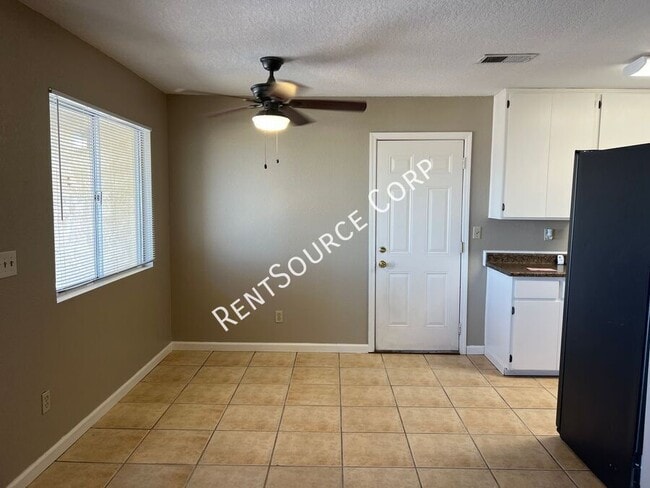 Building Photo - 27333 Mesquite St
