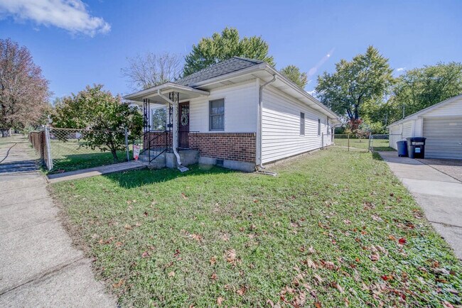 Building Photo - 316 E Hardy St