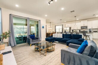 Building Photo - 1566 Mermaid Cv Wy