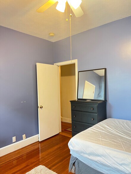 Furniture Included: Bed# 3 - 558 Washington St