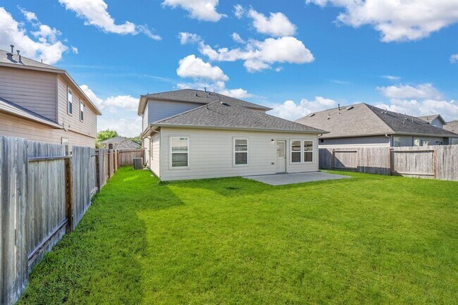 Building Photo - 4803 S Richwood Dr