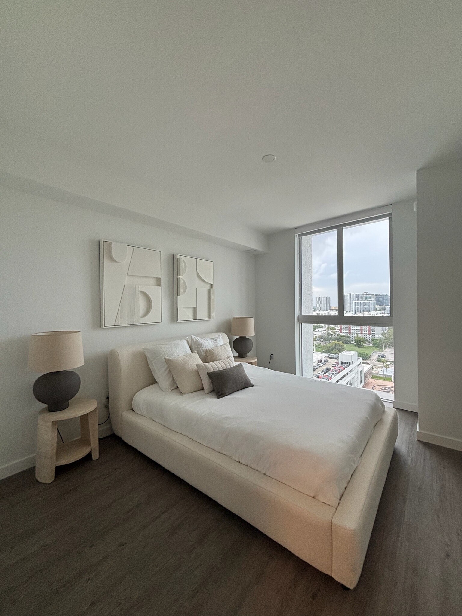 Building Photo - 154 NE 23rd St