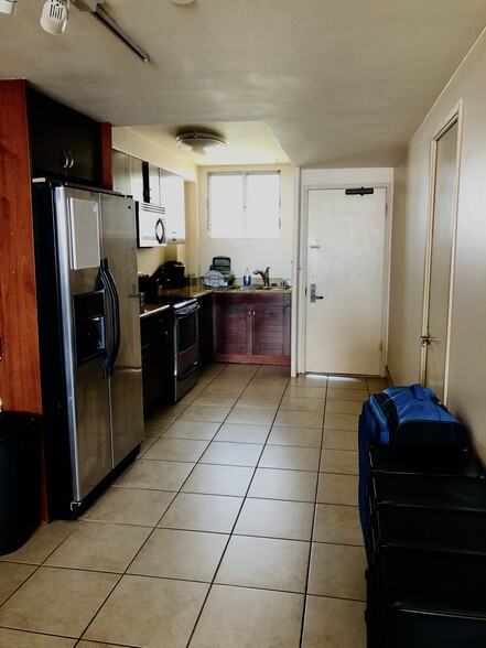 Building Photo - 1684 Ala Moana Blvd