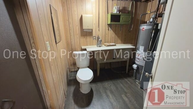 Building Photo - Beautiful Split Level Home w/ 4 Bedroom an...