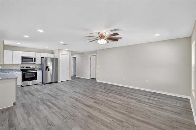 Building Photo - 1505 8th Ave E