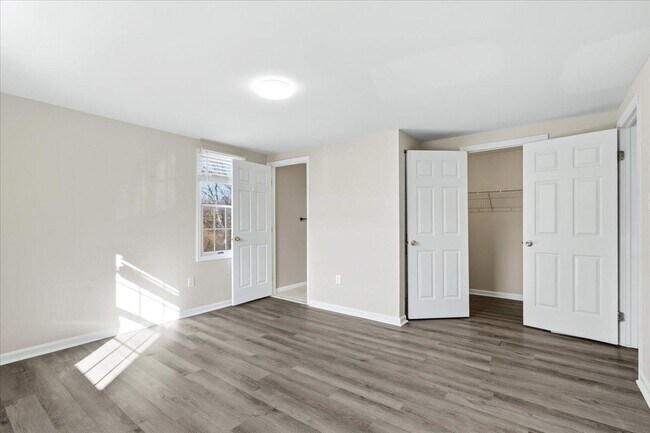 Building Photo - 819 Stratford Way